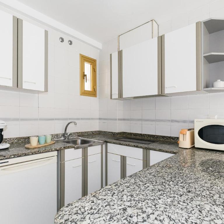 UHC MIRAMAR NAUTIC - One-Bedroom Apartment - 10