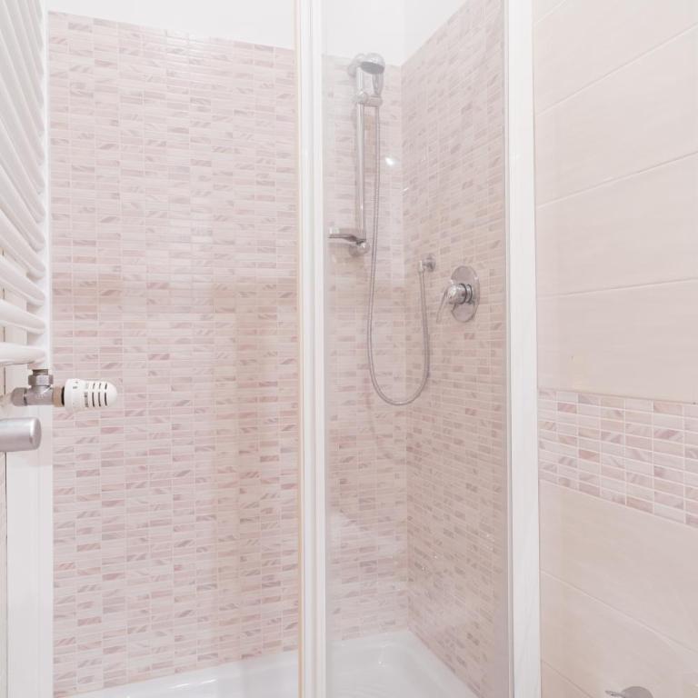 Royal Rooms - Elegante appartamento nel cuore di Roma - Großes Doppelzimmer - 8