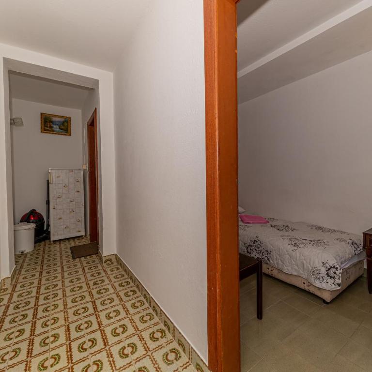 Apartment Knezevic - Apartment - Ground Floor - 4