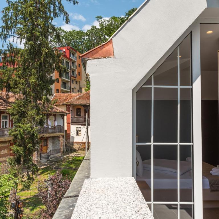 Emilia Lux Rooms - Deluks Dvokrevetna Soba sa Bračnim Krevetom i Balkonom - 7