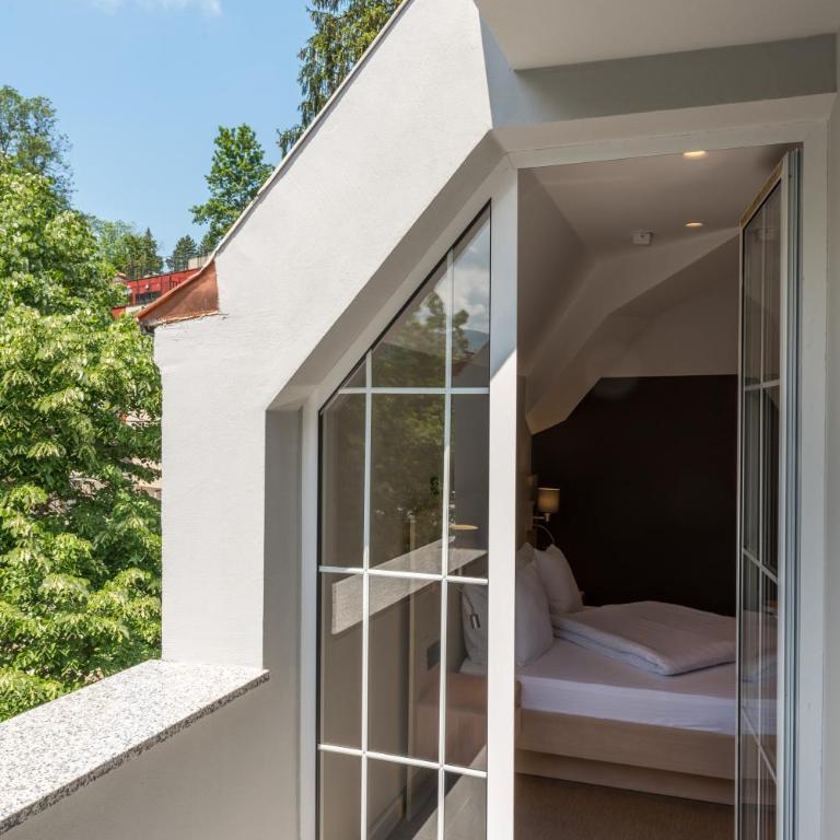 Emilia Lux Rooms - Deluks Dvokrevetna Soba sa Bračnim Krevetom i Balkonom - 9