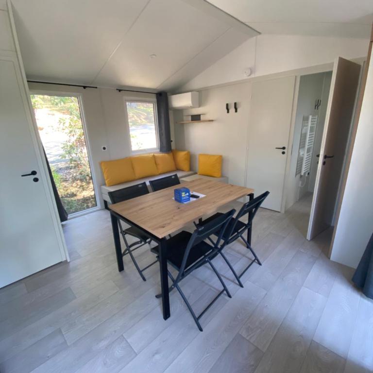 Camping Le Camp Du Domaine - Mobile Home - 10