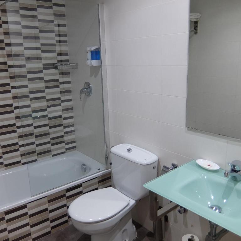 Hotel Medicis - Economy Double or Twin Room - 9