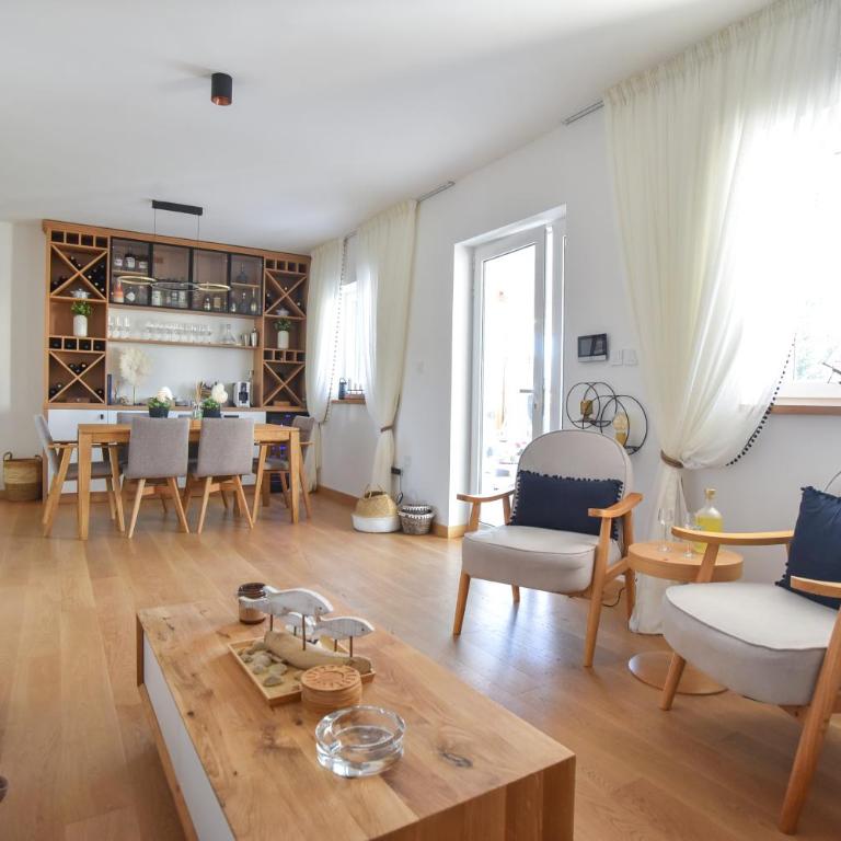 Villa Gioia - Vila sa 4 Spavaće Sobe i Sopstvenim Bazenom - 10