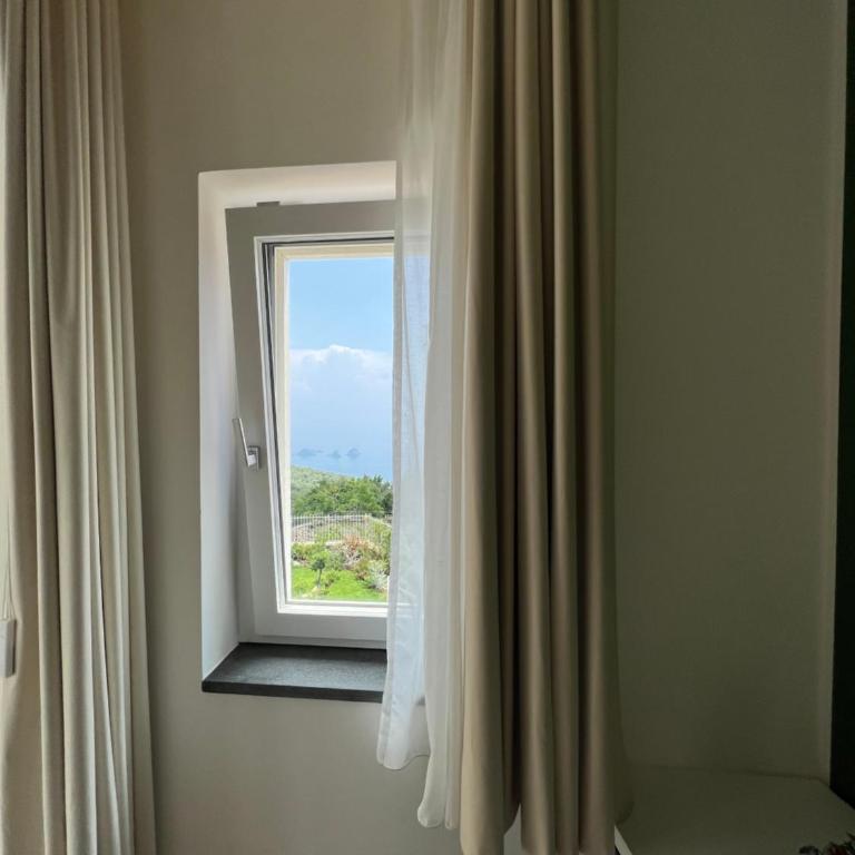 YourHome - Relais Loggia Li Galli - Camera Matrimoniale Economy - 5
