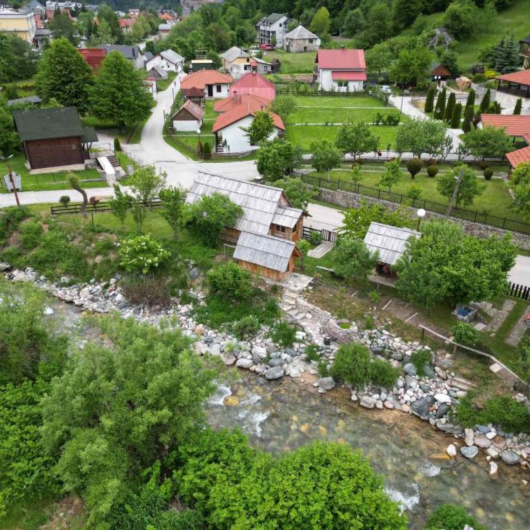Etno smjestaj Bjelasica - Koliba sa 2 Spavaće Sobe - 57