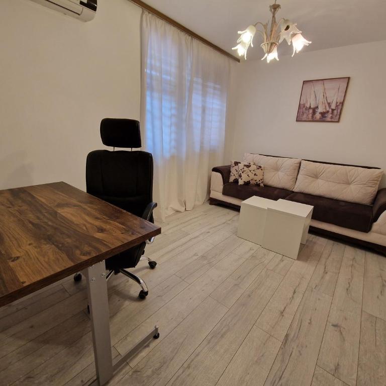 Mediterranean Retreat Becici - Deluks Soba s Bračnim Krevetom i Pomoćnim Ležajem - 13