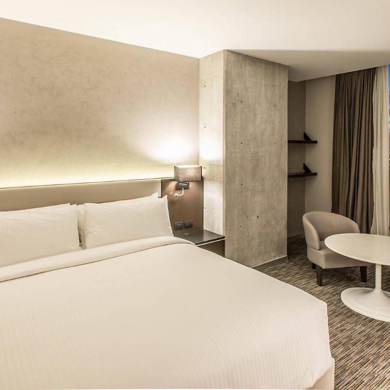 Four Points by Sheraton Puebla - Grand Traditional with One King Bed and Volcano View - 4