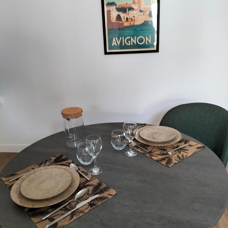 Studio terrasse, intra-muros, climatisé avec Wifi - Apartment mit 1 Schlafzimmer - 8