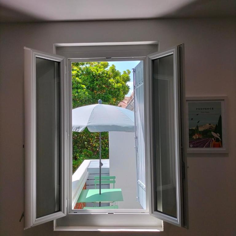 Studio terrasse, intra-muros, climatisé avec Wifi - Apartment mit 1 Schlafzimmer - 1