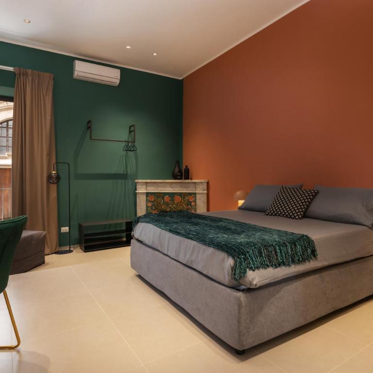 La Regina del Duomo Catania Centro - Deluxe Double Room with Bath - 1