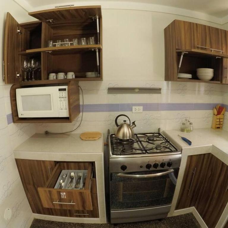 Centric & cozy apartment with Garage - Three-Bedroom Apartment - 16