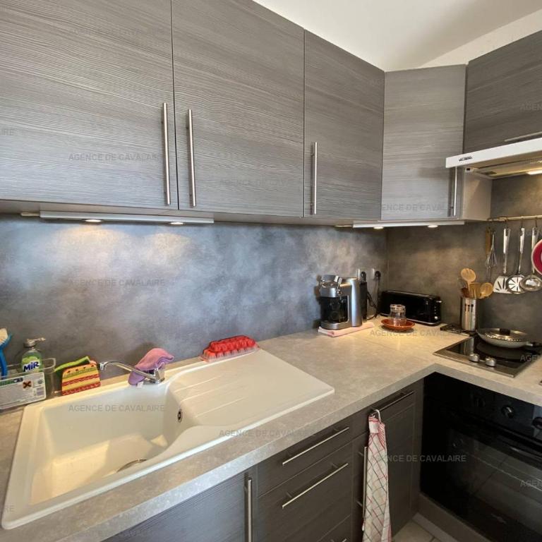 Appartement avec balcon, proche commerces et plages - FR-1-100-309 - Appartement - 8