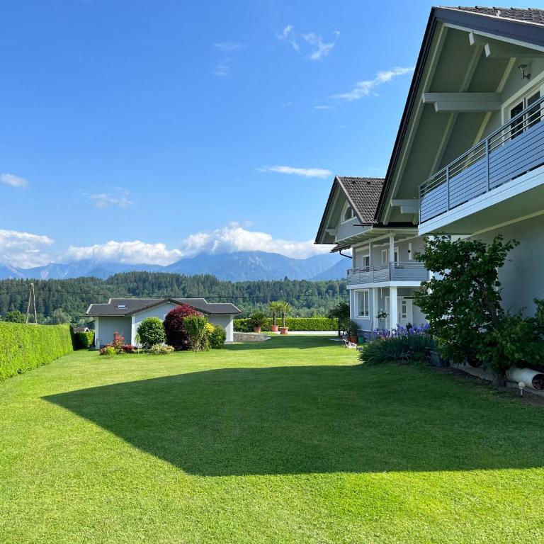 Das Bergl - Modernes Apartment mit Bergblick & Balkon nahe Wörthersee - Apartment mit Blick auf die Berge - 1