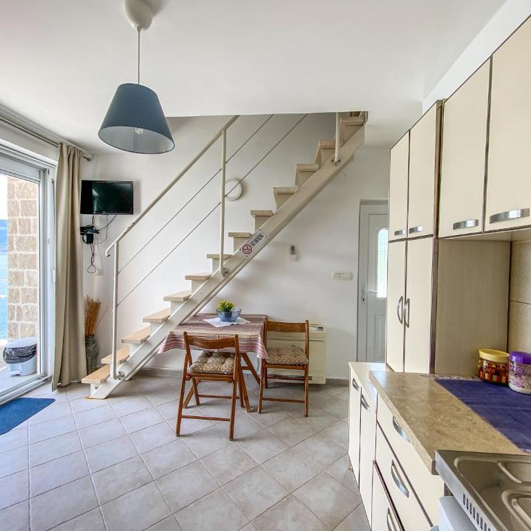 Leut Apartments - Dupleks Apartman - 2