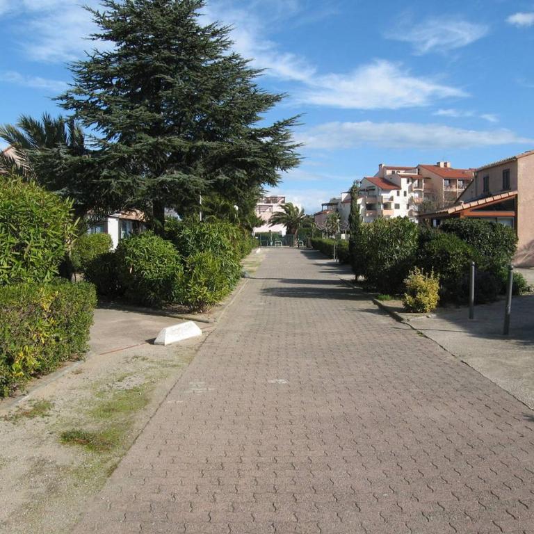 Charmant pavillon 2 pièces + mezzanine, 5 couchages, proche plage, terrasse, parking, animaux admis - FR-1-106-93 - Villa - 17