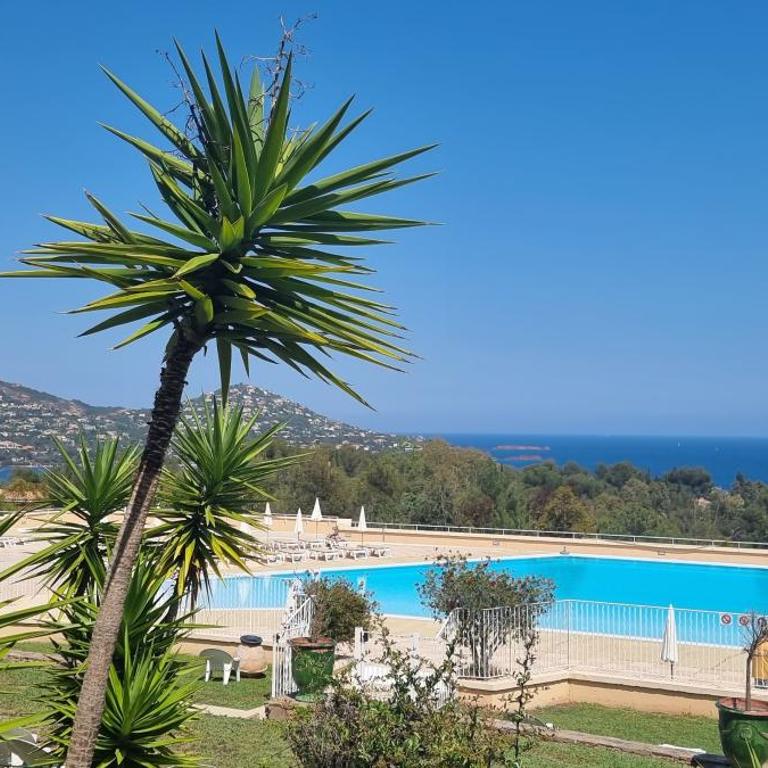Agay Cap Esterel Village Allée Fleurs - F2 Clim vue golf et mer - Grande terrasse plein sud - Appartement 1 Chambre - 33