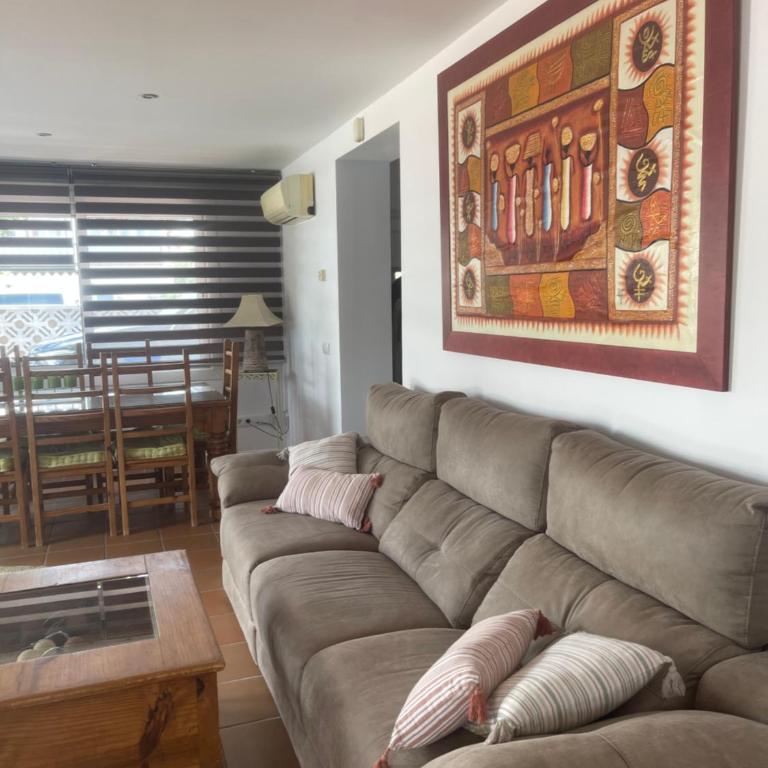 Casa Requesens, freiligendes Ferienhaus, komplett erschlossen - Casa de 3 dormitorios - 10