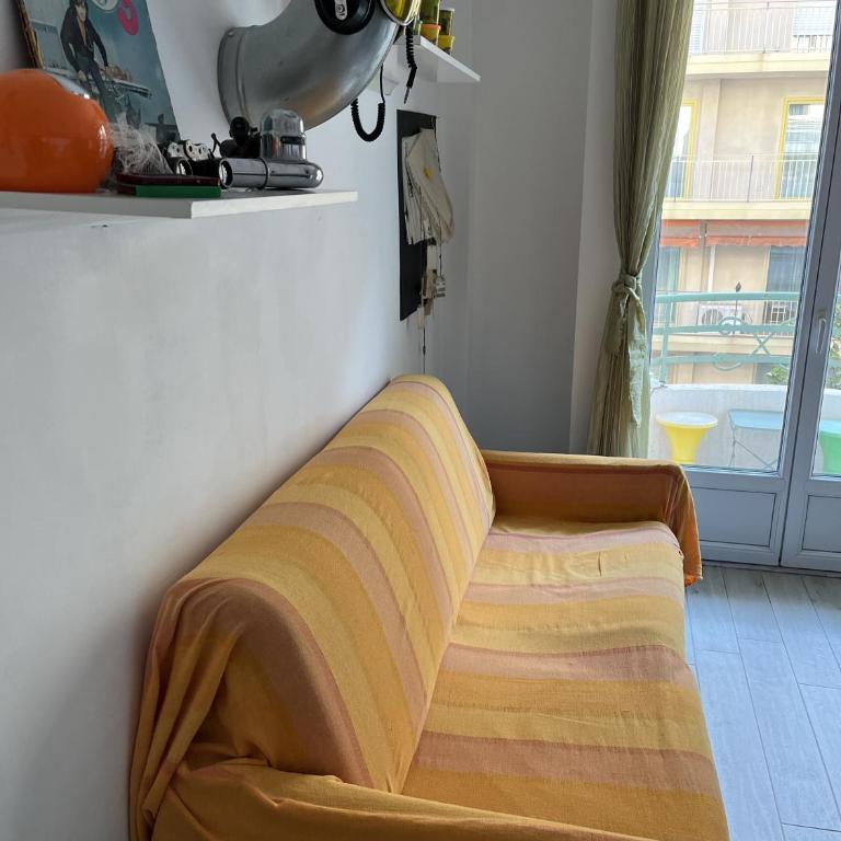 Grand F2 60mq centre Antibes, proche plages, commerces, 2 balcons, parking, train, bus, deco vintage, pet friendly - Appartement avec Balcon - 21