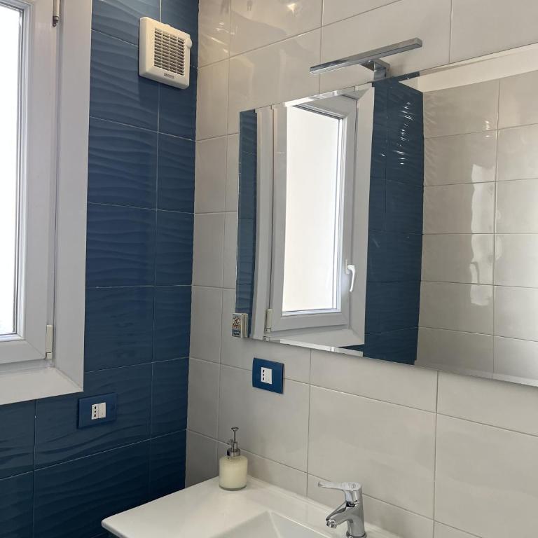 Grand F2 60mq centre Antibes, proche plages, commerces, 2 balcons, parking, train, bus, deco vintage, pet friendly - Appartement avec Balcon - 49