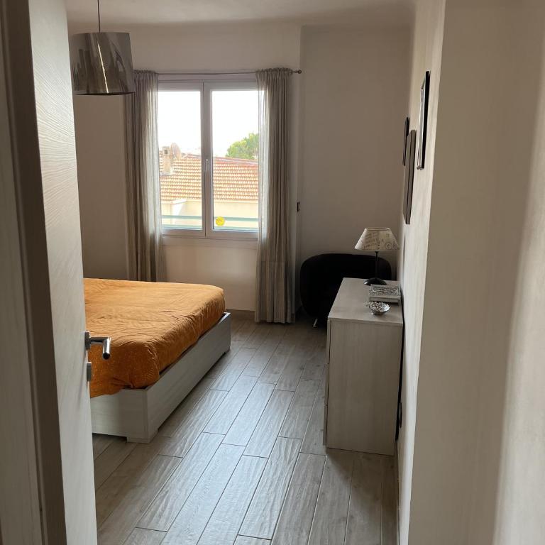 Grand F2 60mq centre Antibes, proche plages, commerces, 2 balcons, parking, train, bus, deco vintage, pet friendly - Appartement avec Balcon - 6