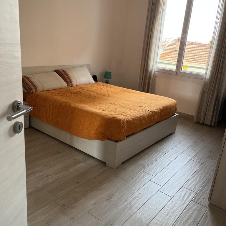 Grand F2 60mq centre Antibes, proche plages, commerces, 2 balcons, parking, train, bus, deco vintage, pet friendly - Appartement avec Balcon - 9
