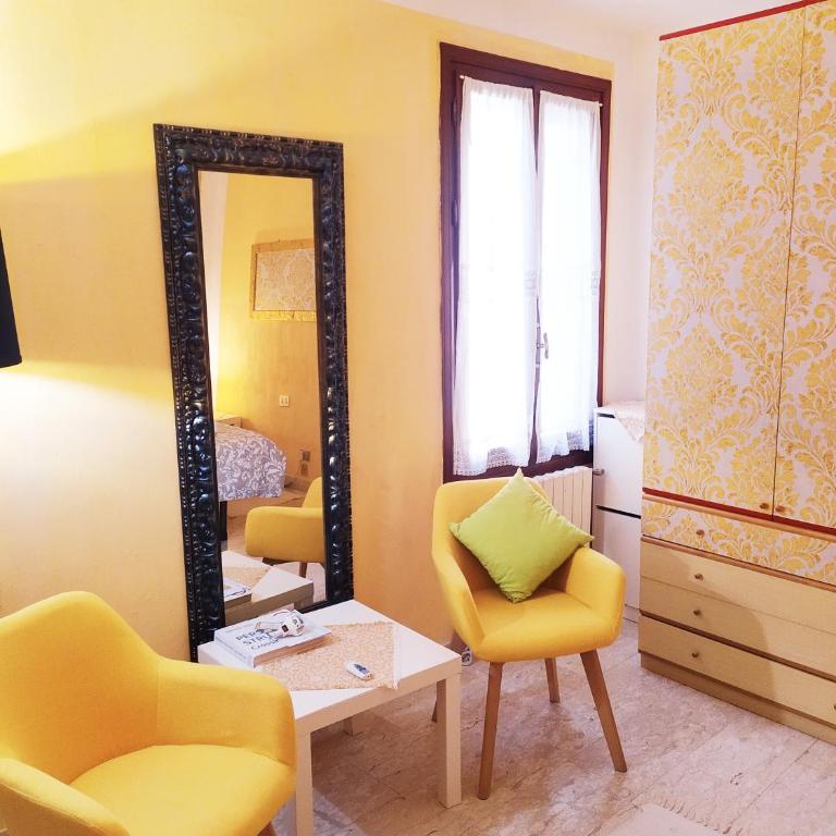 Zen Accommodations Rialto - Camera Matrimoniale con Bagno in Comune - 3