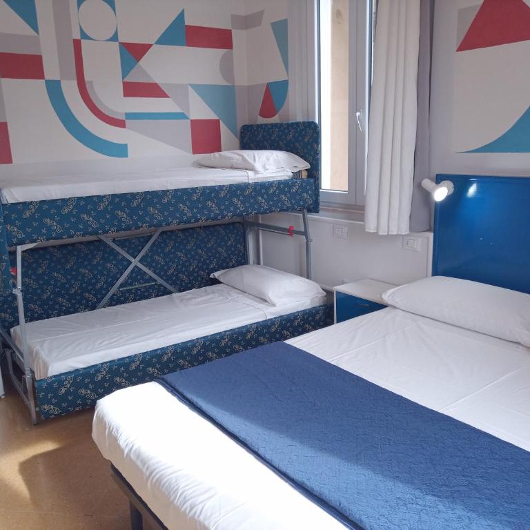 B&B Meublè Adriana Sirmione Vegan - Camera Quadrupla Classic - 14