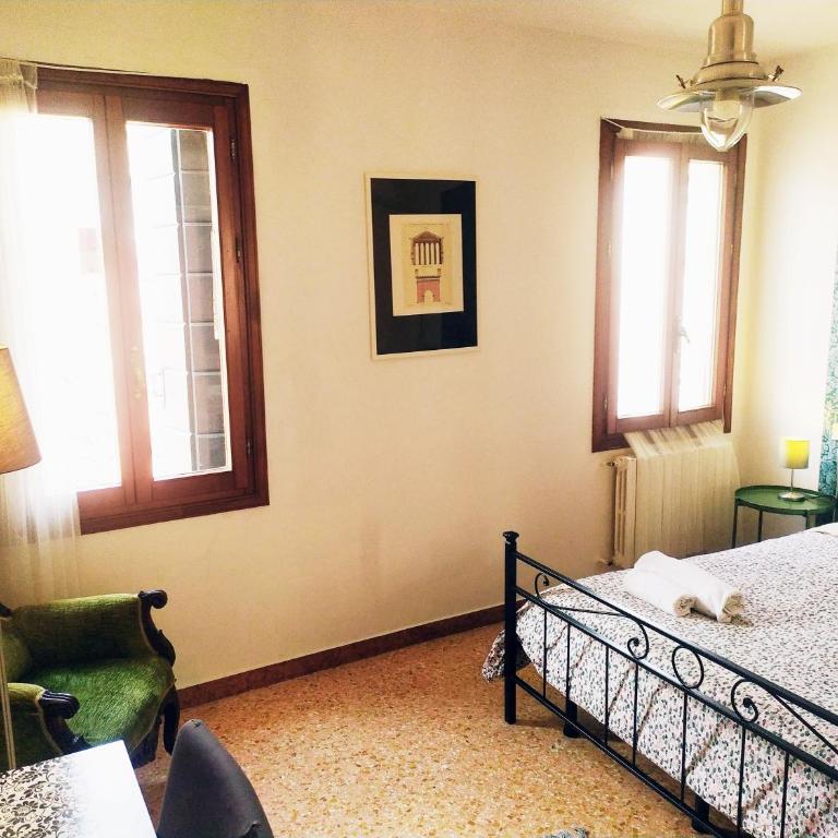 Two Steps from Rialto - Camera Matrimoniale con Bagno in Comune - 31
