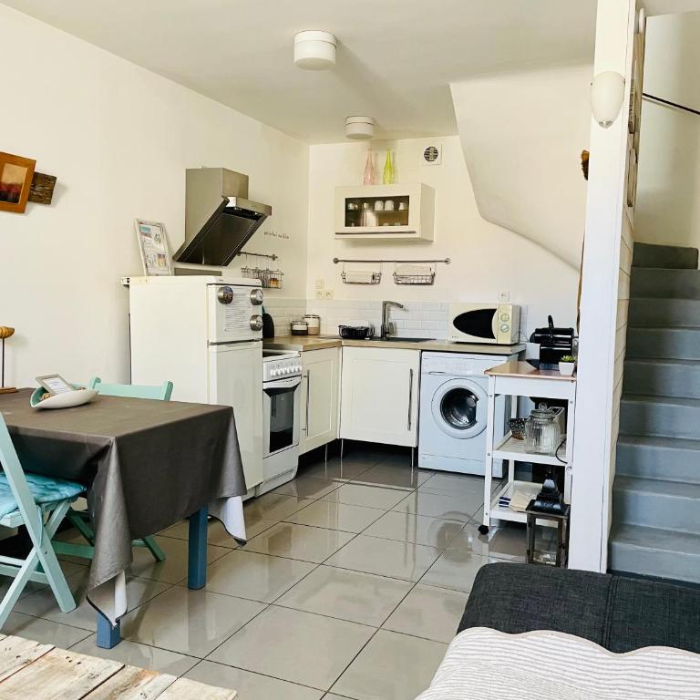 Paris-Sète T2 au coeur de Sète - Appartement en Duplex - 5