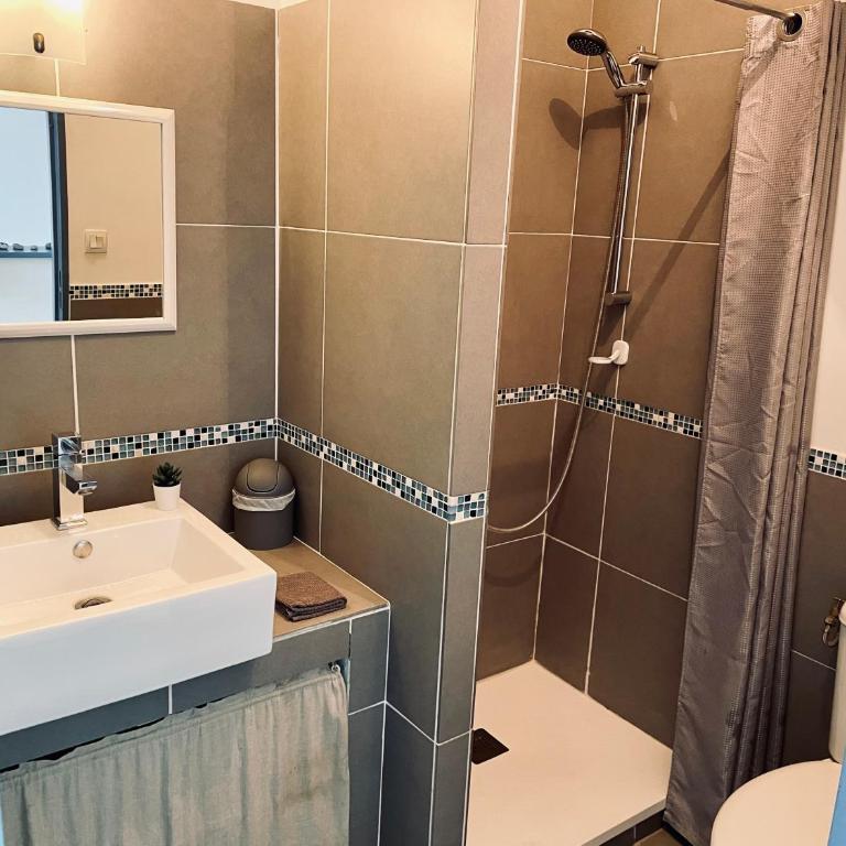 Paris-Sète T2 au coeur de Sète - Appartement en Duplex - 2