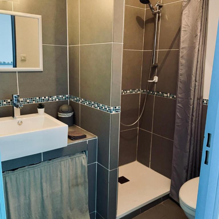Paris-Sète T2 au coeur de Sète - Appartement en Duplex - 14