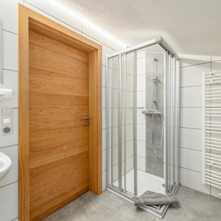 Panoramahotel Stocker - Familiensuite mit 2 Schlafzimmern - 9
