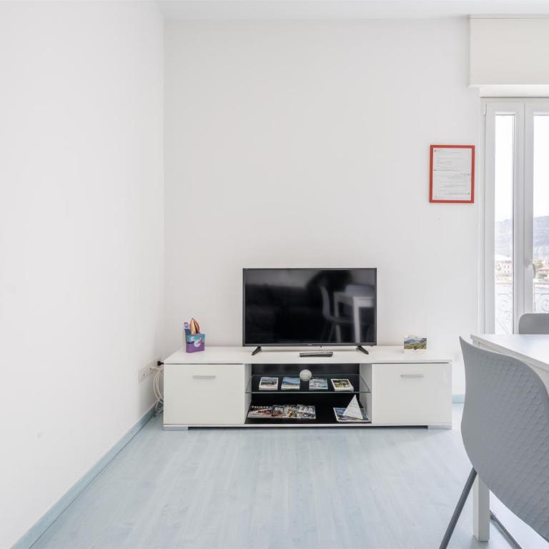 Windsurfer's Suite - Garda Lake View - One-Bedroom Apartment with Balcony - 8