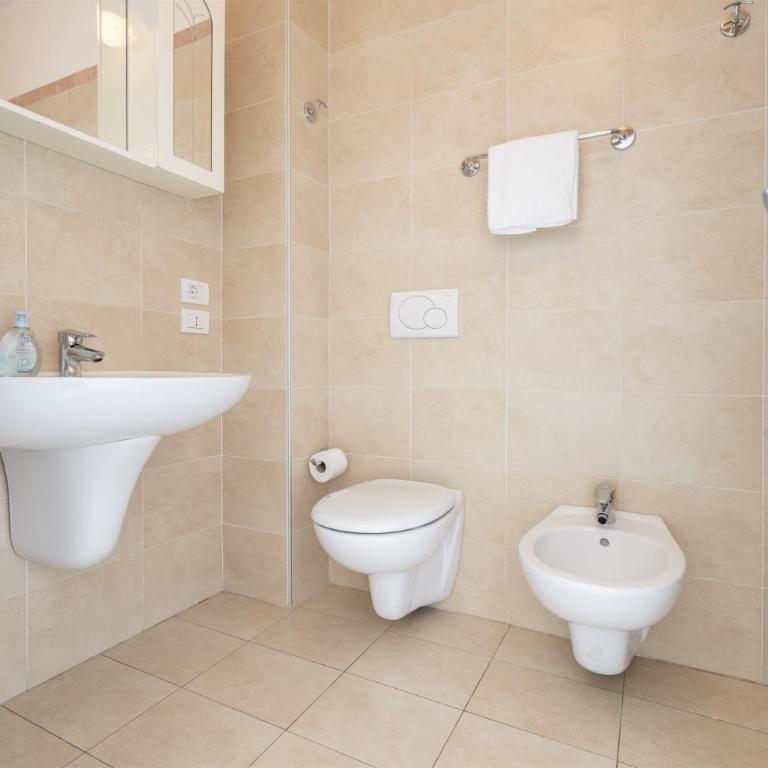 Windsurfer's Suite - Garda Lake View - One-Bedroom Apartment with Balcony - 17