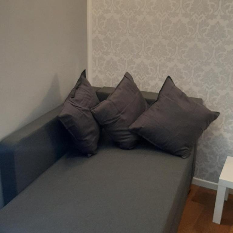 B&B Italian Guest Genova - Camera Matrimoniale Standard con Bagno in Comune - 17
