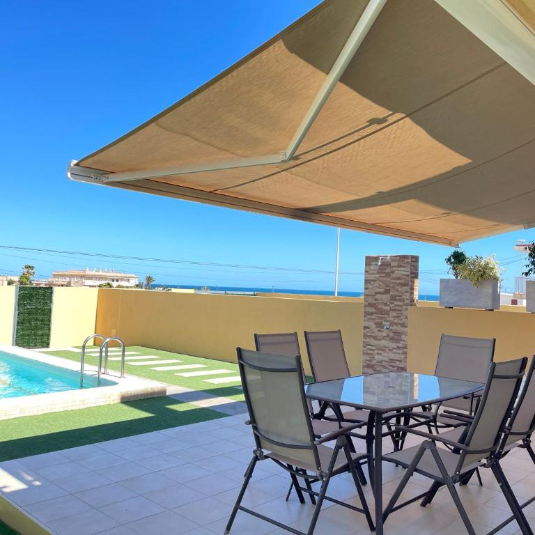Duplex con piscina individual y vistas al mar en Torrevieja - Casa de 2 dormitorios - 11