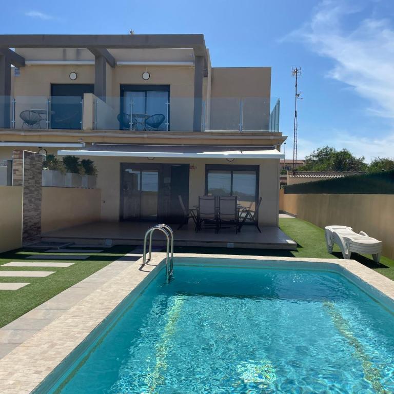 Duplex con piscina individual y vistas al mar en Torrevieja - Casa de 2 dormitorios - 8
