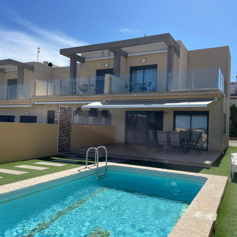 Duplex con piscina individual y vistas al mar en Torrevieja - Casa de 2 dormitorios - 7