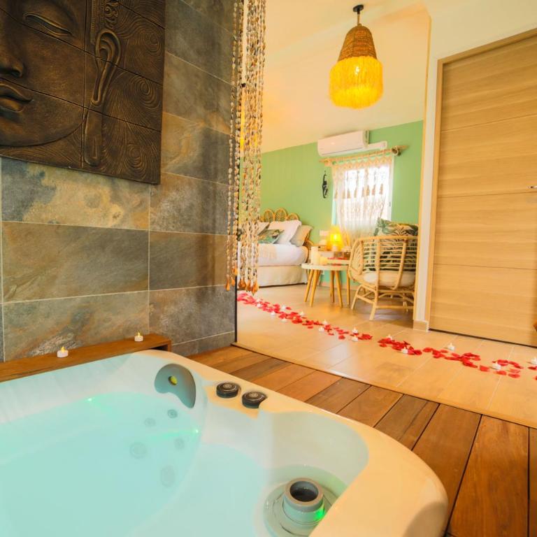 Ô Balinais mini villa avec spa et piscine chauffée privative Marseille - Suite Lit Queen-Size - Vue sur Piscine - 15