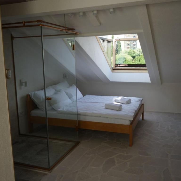 Hotel Restoran Humsko - Deluks Dvokrevetna Soba sa Bračnim Krevetom i Balkonom - 14