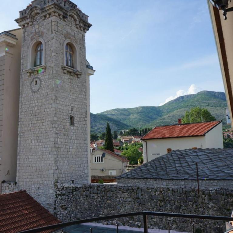 Hotel Restoran Humsko - Deluks Dvokrevetna Soba sa Bračnim Krevetom i Balkonom - 15