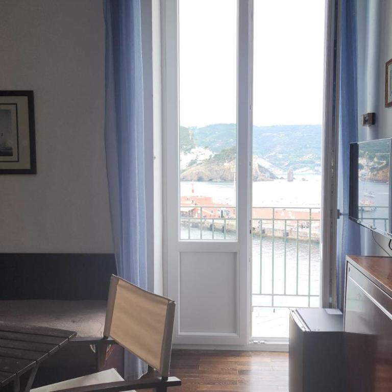 Al Mari Suites - Camera Matrimoniale con Balcone - 11