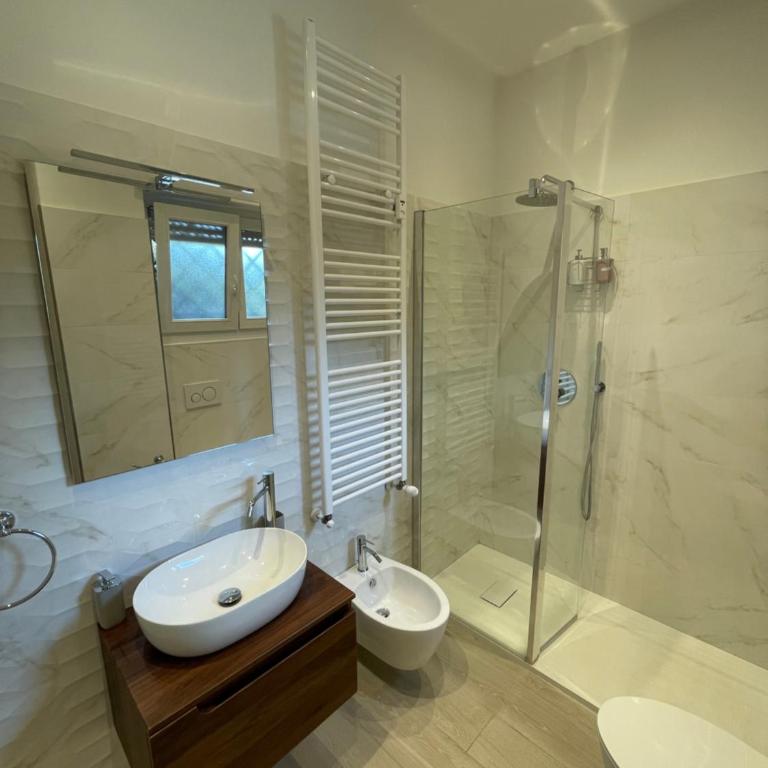 B&B San Luca - Camera Matrimoniale con Bagno Privato - 10