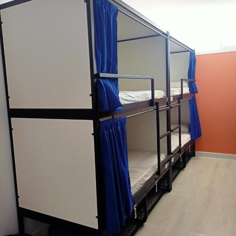 Palma Port Hostel - Albergue Juvenil - Cama en habitación compartida mixta de 10 camas - 2