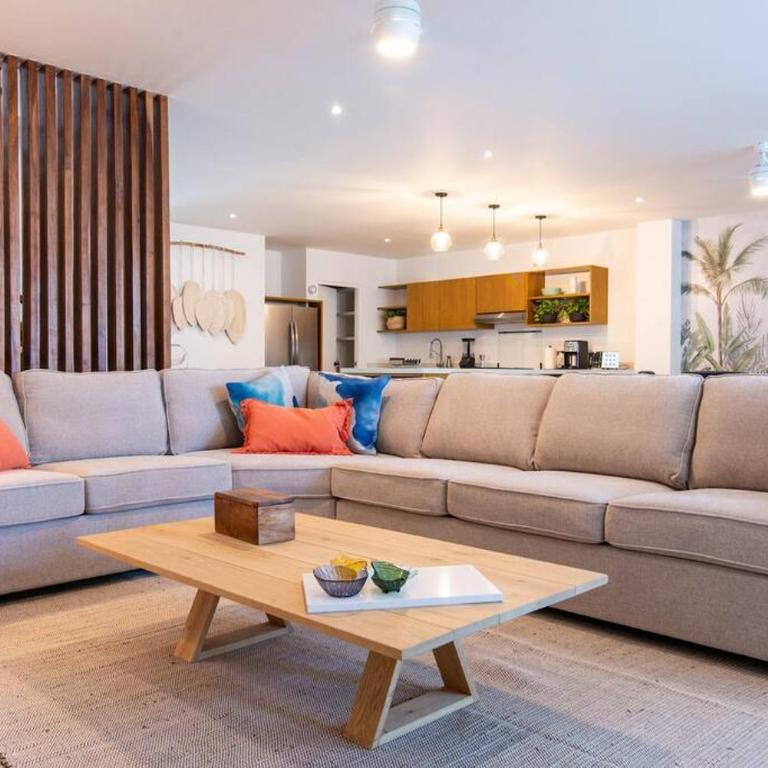 Beautiful 4BR, Up to 8 Guests, Private Pool, 10 min to Beach - Four-Bedroom House - 2