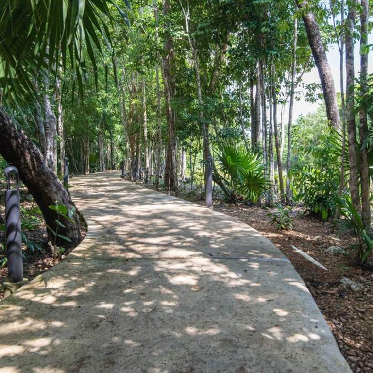 Beautiful 4BR, Up to 8 Guests, Private Pool, 10 min to Beach - Four-Bedroom House - 12