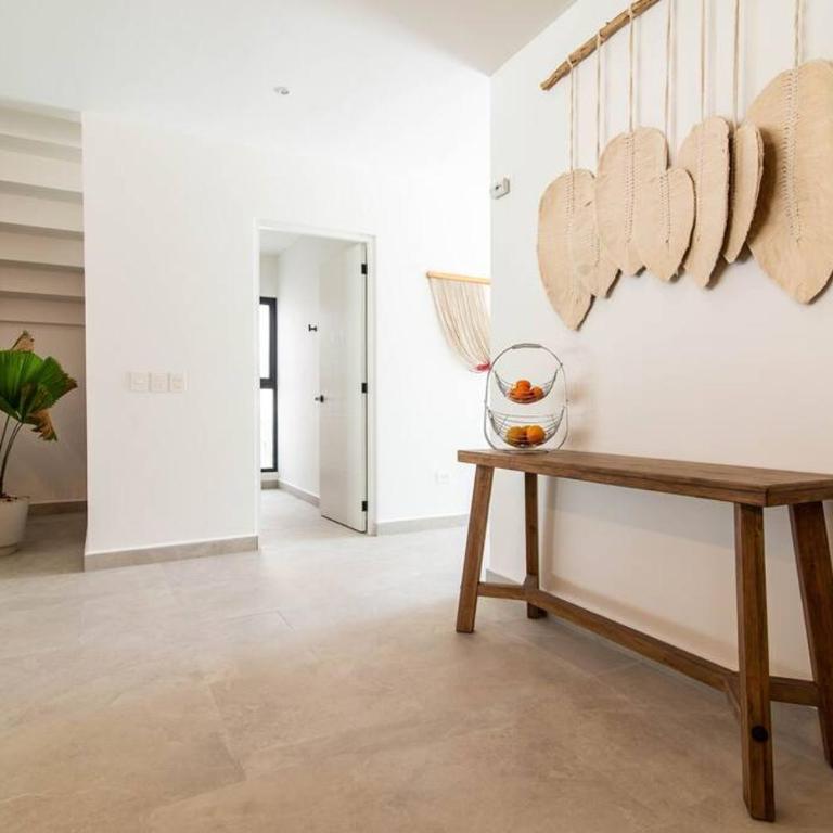 Beautiful 4BR, Up to 8 Guests, Private Pool, 10 min to Beach - Four-Bedroom House - 23
