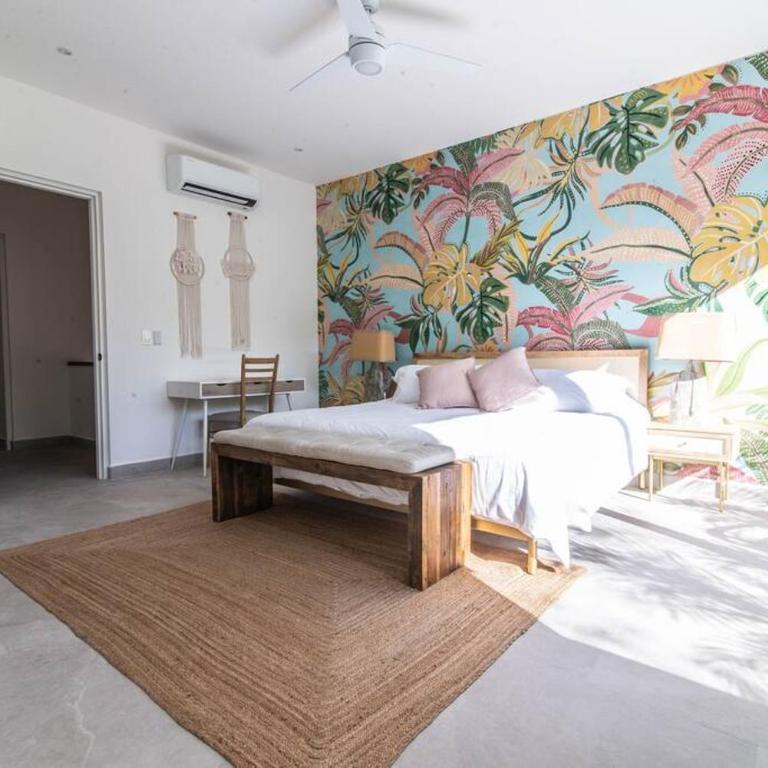 Beautiful 4BR, Up to 8 Guests, Private Pool, 10 min to Beach - Four-Bedroom House - 3