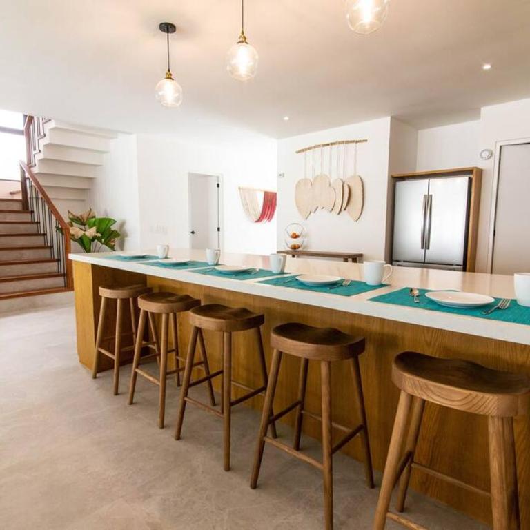 Beautiful 4BR, Up to 8 Guests, Private Pool, 10 min to Beach - Four-Bedroom House - 32